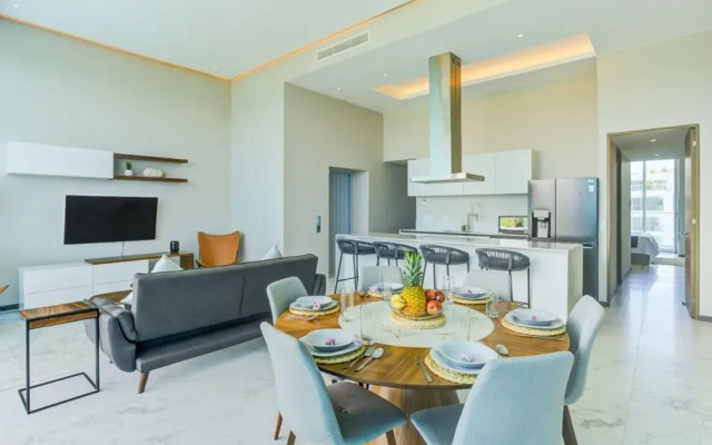 NEW Beachfront Marítima Condos 2 Pools