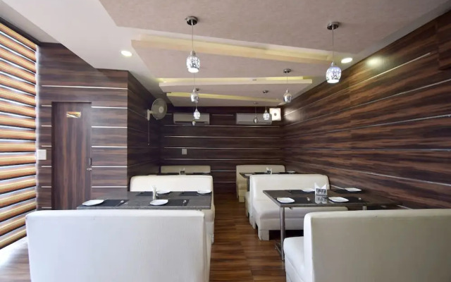 OYO 7110 Hotel Prince