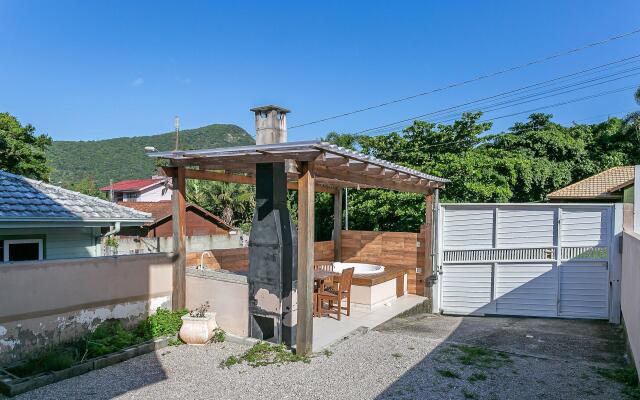 Casa tranquila c/ jacuzzi e churrasqueira SJP168