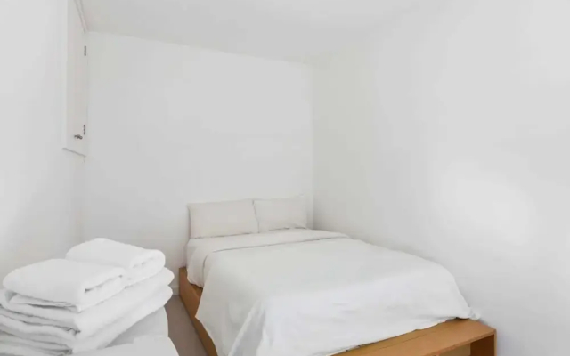 Cosy 2 Bedroom House Near Greenwich