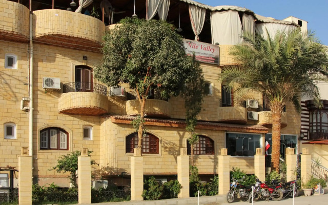 Nile Valley Hotel & Restaurant