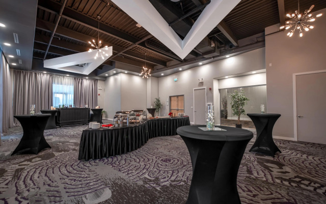 Coast Nisku Inn & Conference Centre