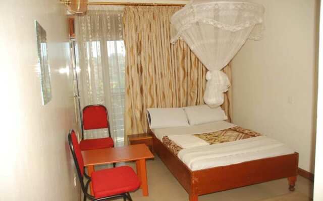 New Palm Royal Hotel