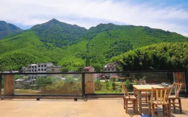 Zhiyou Yijian Guesthouse