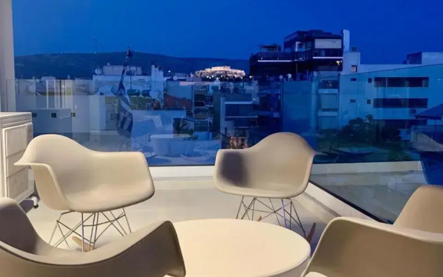 Fab New Flat in Central Athens w/ Acropolis Views