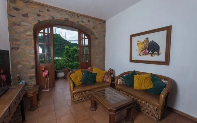 Charming 2BR Romantic Zone Private Pool