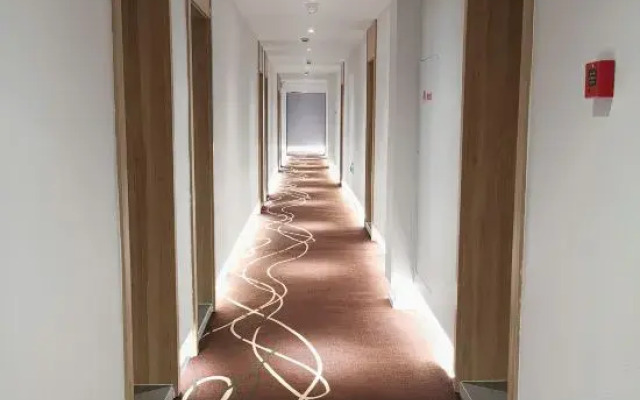 HanTing Hotel (Jiaxing New Culture Plaza)