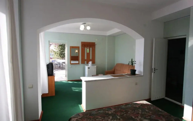 VVV Hotel