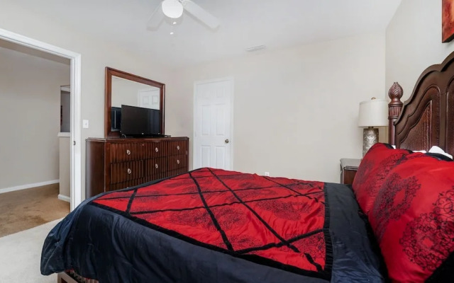 8008 King Palm Circle