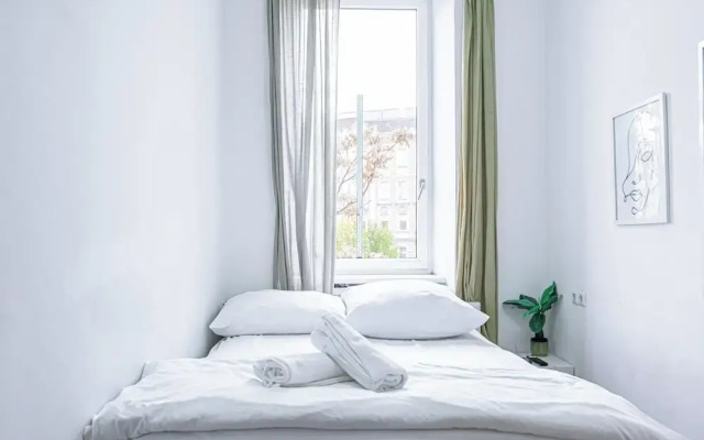 Cozy Room Shared Apt Millennium Tower