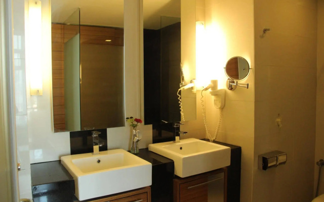 Dua Sentral Suites