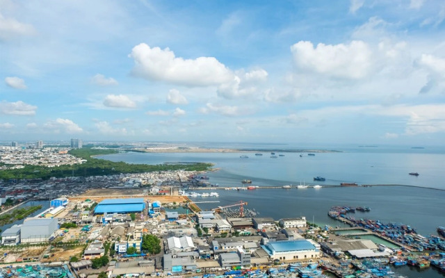 Spacious 2BR Condominium Seaview Apartment