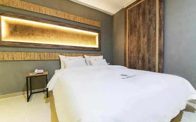 Seocheon Hotel Kamon