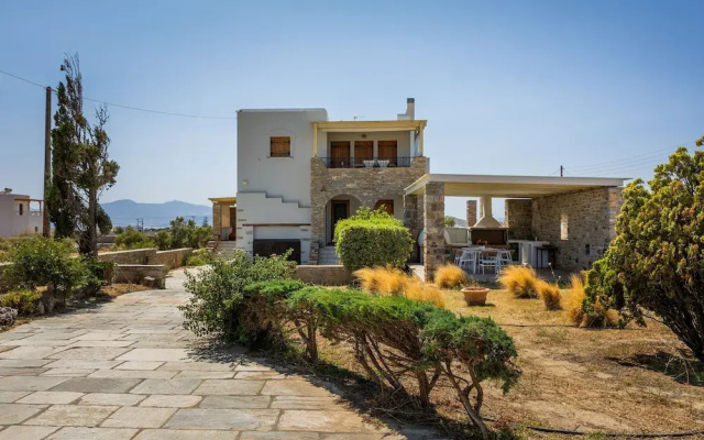 Villa Billia Cheerful 4 Bedroom Home w Ocean View