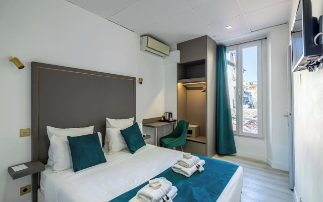 Hotel Avaton - Family Bedroom - Cannes Palais