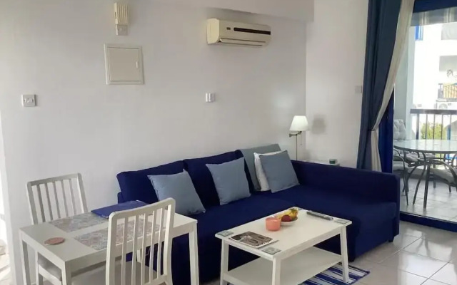 Paphos Pool View Apartment