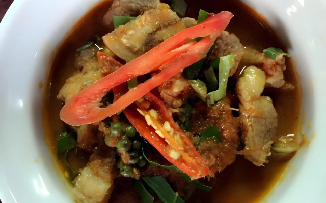 Baan Khun Yaai Mai Khun Ta