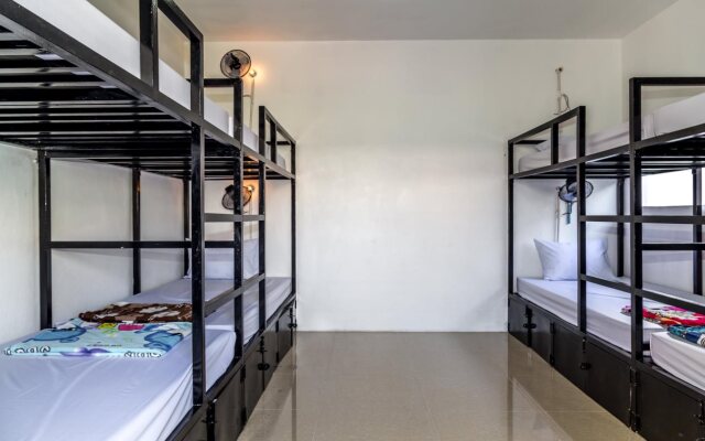 Happy Hippies Hostel