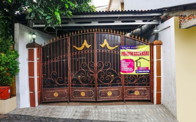 OYO 90846 Guesthouse Bintaro Asri Syariah