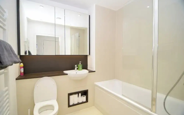 London Chic 2-bed Apartment With Stunning Views
