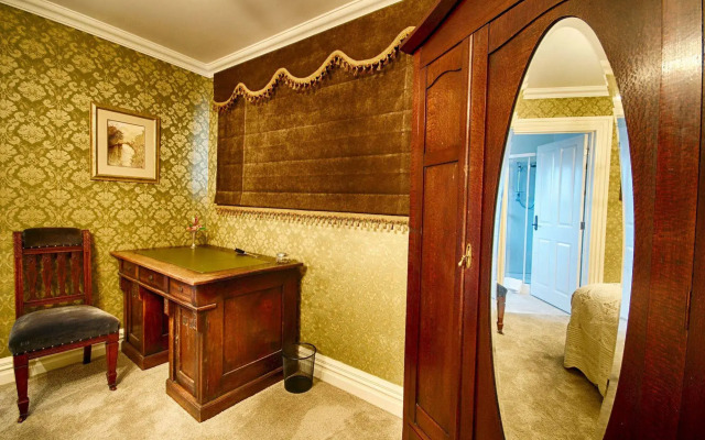 Theatre Royal Hotel Kumara