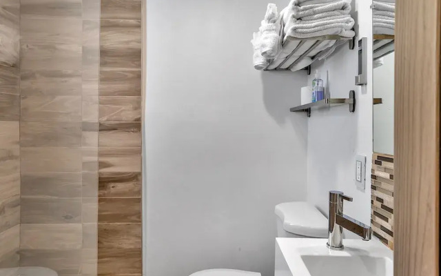 Deco South Of Fifth Beach Access