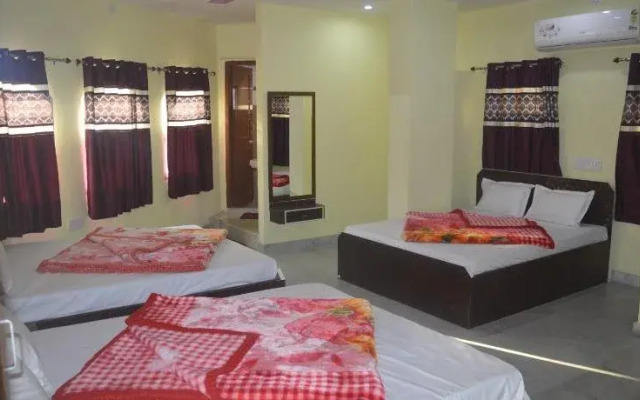 Hotel Gokul Palace