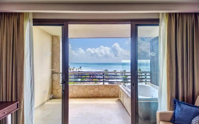 Royalton Riviera Cancun, An Autograph Collection All-Inclusive Resort & Casino