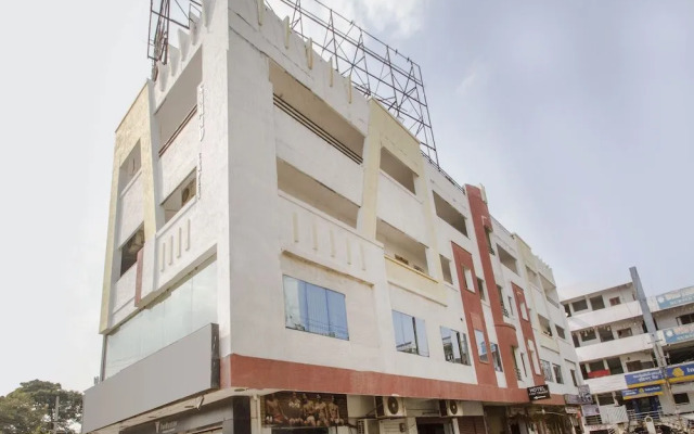 OYO 10235 Oyster Transit Hotels