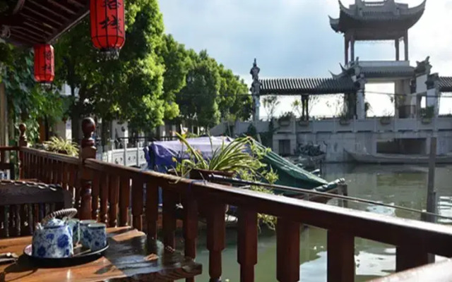Zhou Zhuang Zhen Feng Inn