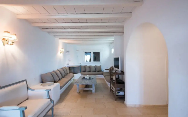Beautiful Villa at Panormos