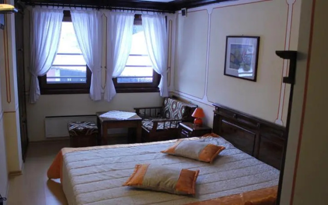 Traditsia Guest House