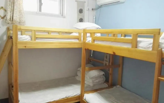 Qingdao 960 Painting Hostel