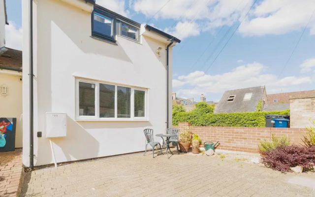 Kyanite House in Cambridge