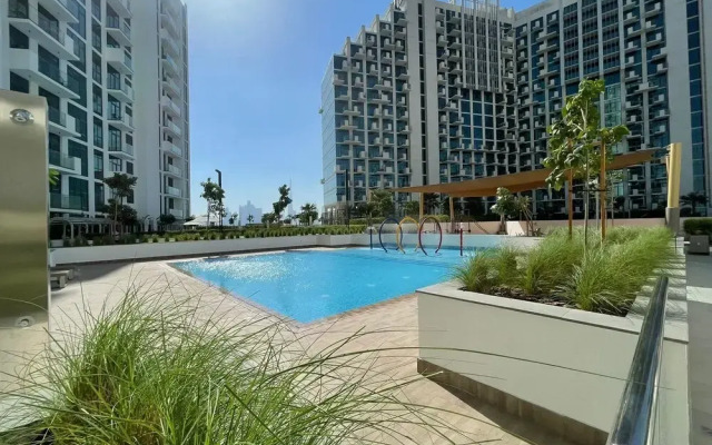 Azizi 1 BR Greek Views - 360 vacation