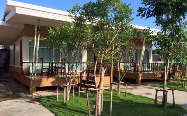 Sombat Resort