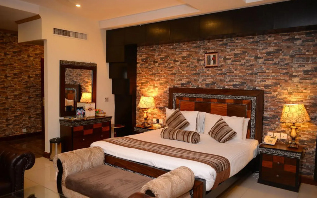 Hilton Suites