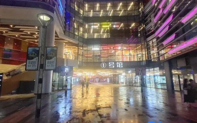 Shangpin Light House Hotel (Zhengzhou University Park Mao Branch)