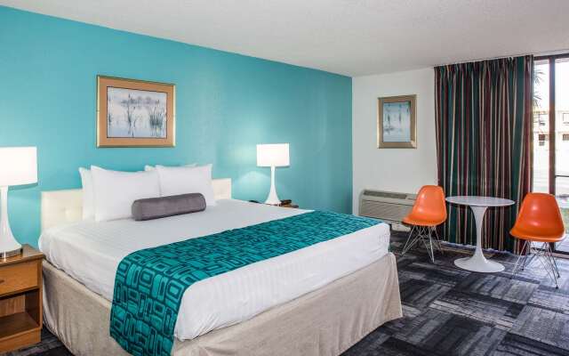 Howard Johnson by Wyndham Winter Haven FL