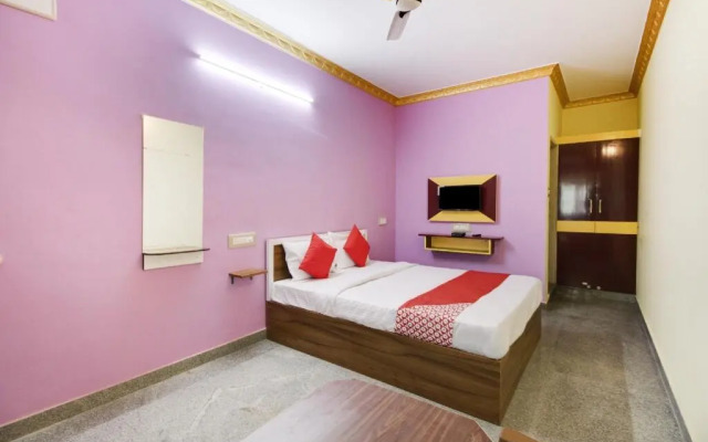 Pnk Royals by OYO Rooms