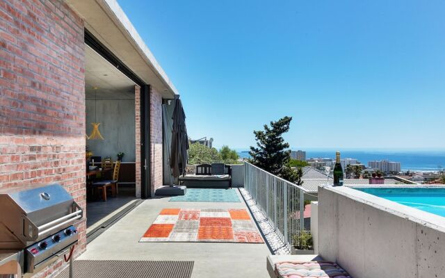 Upper Green Point Roos Villa