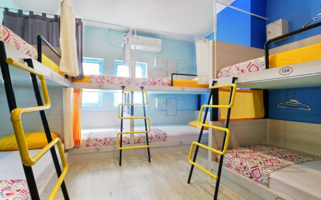 Mel's Dorm