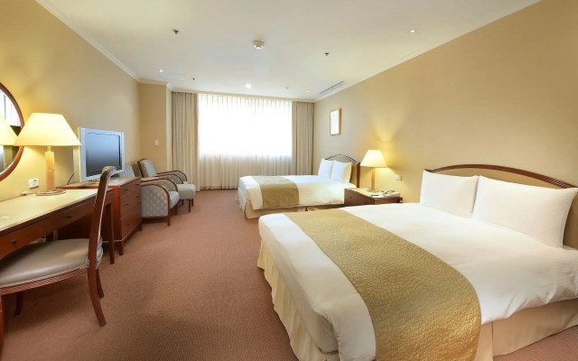 Le Midi Hotel Jungli