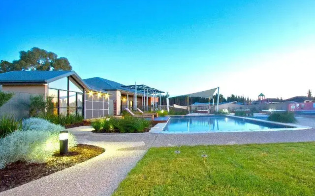 Ramada Resort Seven Mile Beach