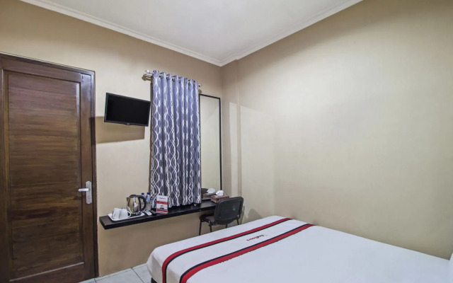 RedDoorz @ Slipi Jaya