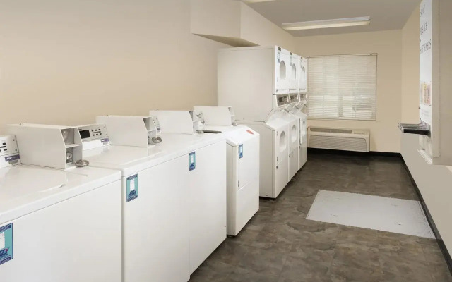 WoodSpring Suites Junction City