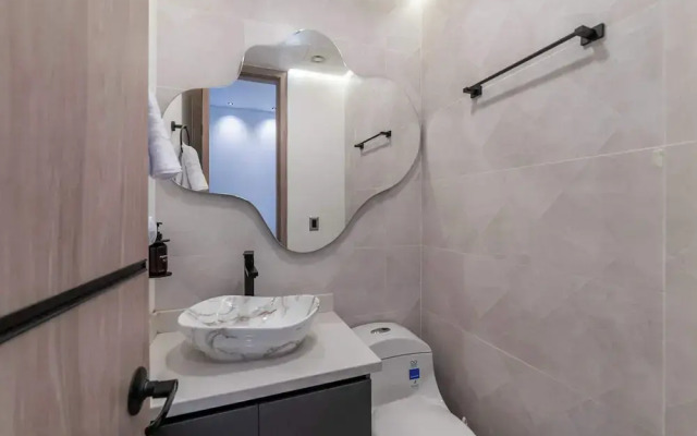 w Elegant 3BR w Outdoor Balcony