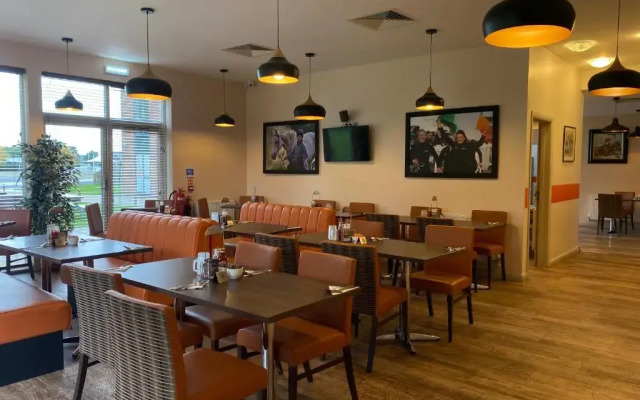 The Lodge At Perth Racecourse