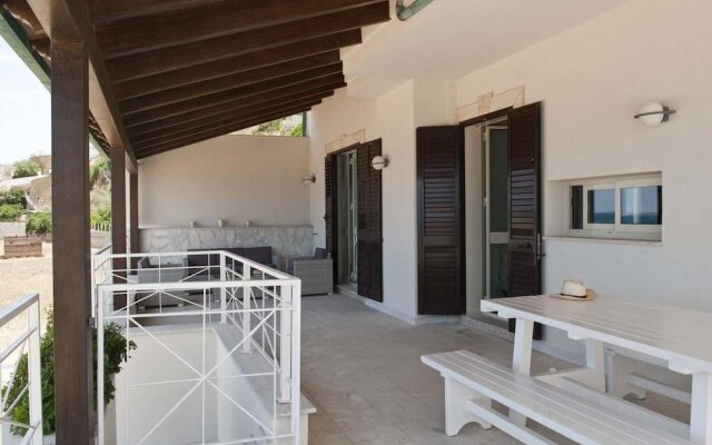Apartment With 4 Bedrooms in Piano di Trappeto, With Wonderful sea Vie