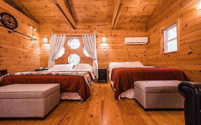 Sunset Chalet-amazing Views Private hot tub